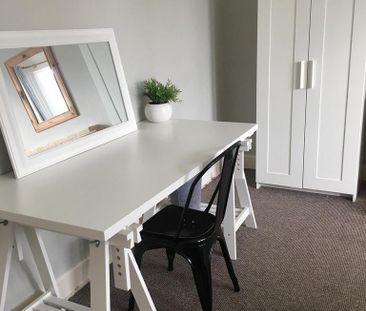 6 bedroom terraced house to rent - Photo 3