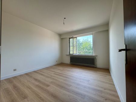 Gerenoveerd 3-slaapkamer appartement met garagebox in centrum Turnhout - Photo 3