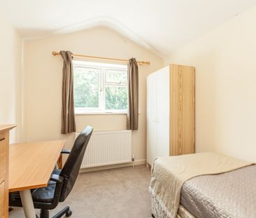 Valentia Road, Headington - Photo 6