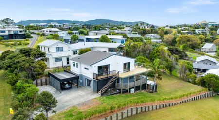 Relax in Mangawhai Heads - Photo 3