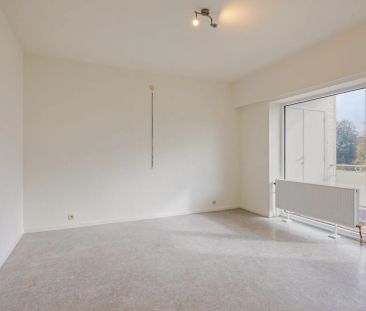 Zonnig appartement met ruime slaapkamers en groot terras vlakbij Le... - Photo 6