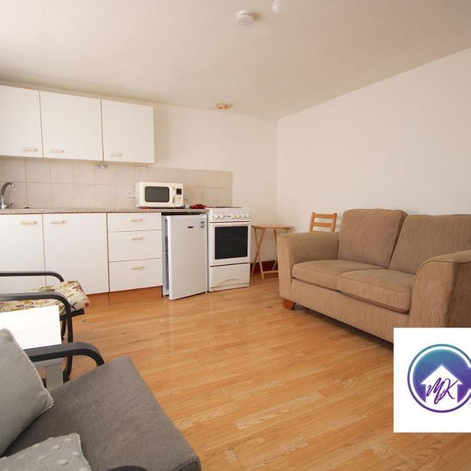 1 Bedroom Studio To Rent - Photo 1