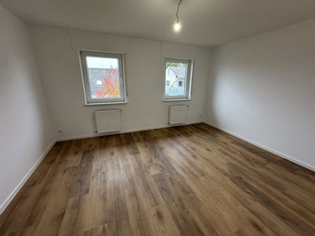 MO0961 - Frisch renovierte, großzügige Wohnung mit Balkon und Garage - Photo 2