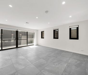 Amazing Three Bedrooms Townhouse - Photo 2