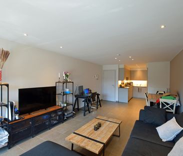 Modern en energiezuinig appartement op centrale ligging in Eeklo! - Photo 2