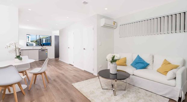 MANGERE BRIDGE, 3 BEDROOMS - Photo 1