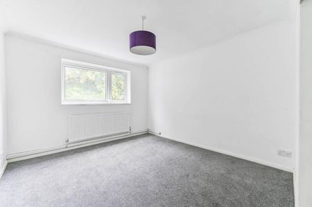 3 bedroom flat to rent - Photo 5