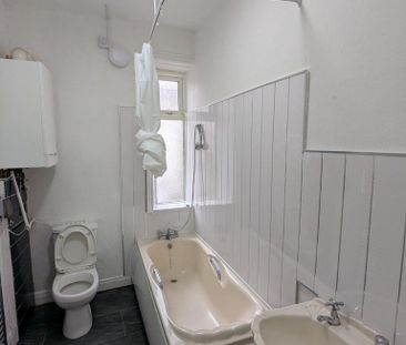 2 bedroom terraced house to rent - Photo 5