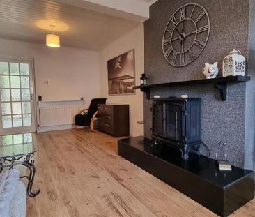 208 Larne Road, Carrickfergus, BT38 7NL - Photo 2