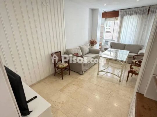 Piso en alquiler en Centro - Photo 1