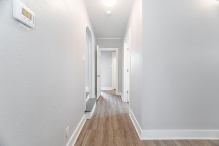 For Lease - 128 Cross Avenue, Oakville, Ontario - Photo 2