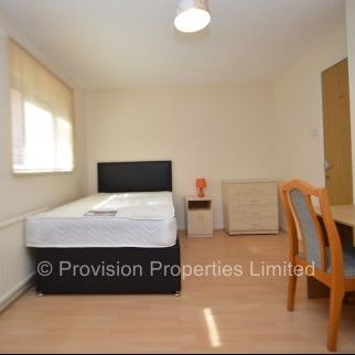 4 Bedroom Houses, University Leeds City Centre - Photo 1