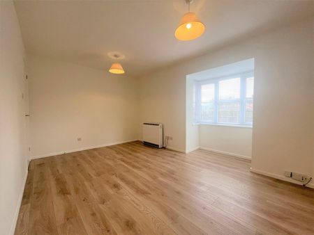 Clarkes Drive, Uxbridge, Middlesex, UB8 - Photo 5