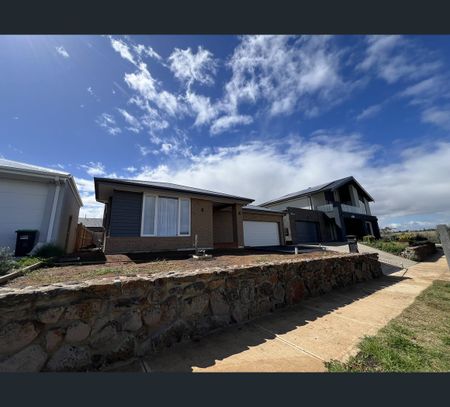 112 Uplands Cres, Weir Views, Vic 3338 - Photo 2