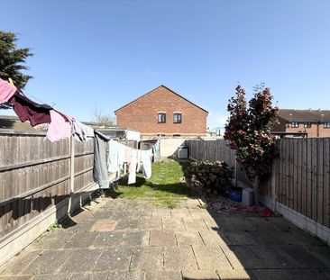 Suffolk Road, Barking, IG11. - Photo 2