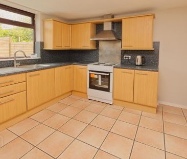 202 Clandeboye Road, Bangor, BT19 1QA - Photo 3