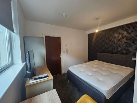 1 bedroom in a house share to rent - Photo 4