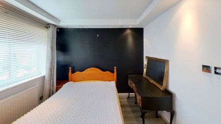 2 bedroom semi-detached house to rent - Photo 3