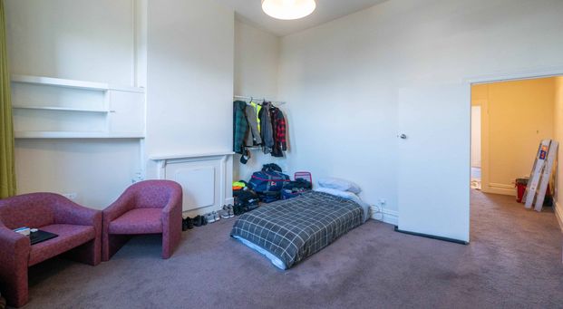 One Bedroom Apartment - Photo 1