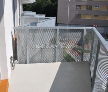 Pronájem bytu 1+kk 28 m2 - Fotografie 6