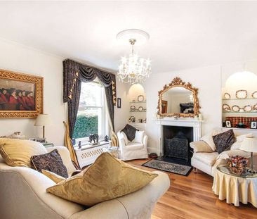 An elegant Grade II Listed Georgian villa in a prime Sevenoaks loca... - Photo 2