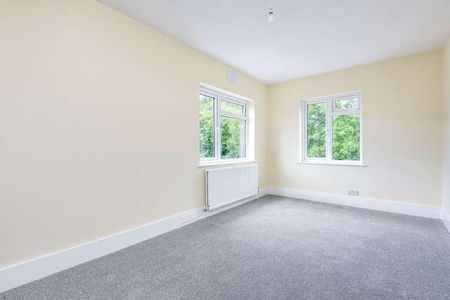 Hollyfield Road, Surbiton, KT5 - Photo 2