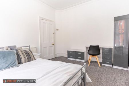 4 bedroom terraced house to rent - Photo 3