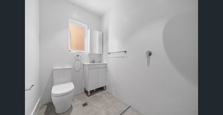 Newly Renovated Ground Floor Apartment - Photo 2