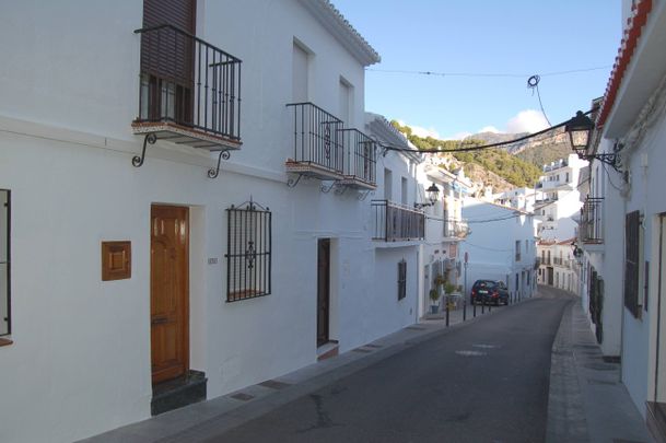 Townhouse For Long Term Rental In Frigiliana - Photo 1