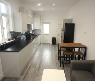 1 bedroom in a house share to rent - Photo 5