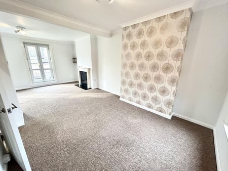 3 bedroom maisonette to rent - Photo 4