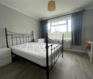 4 bedroom terraced house to rent - Photo 5
