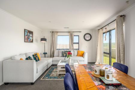 Spacious 4-Bedroom Family Home - Photo 3