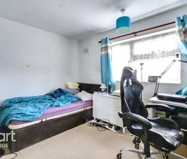 3 bedroom semi-detached house to rent - Photo 6