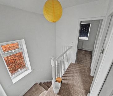 3 bedroom semi-detached house to rent - Photo 6