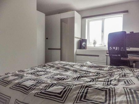 Thorney Leys, Witney, Oxfordshire, OX28 - Photo 3