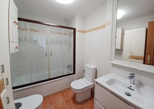 FOR RENT: SPACIOUS AND ELEGANT 4-BEDROOM BUNGALOW FOR LONG TERM