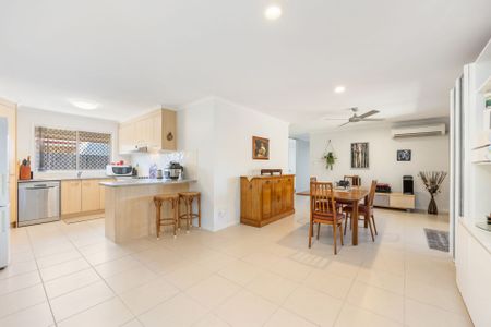 68 Moonstone Drive Urangan QLD - Photo 2