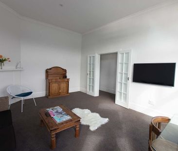 Harbour Views, Afternoon Sun, and City Magic - Photo 4