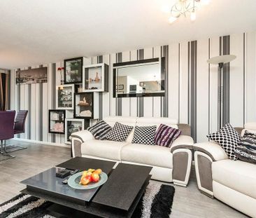 3 bedroom link detached house to rent - Photo 2