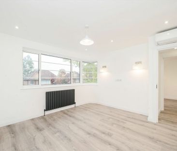 Heathcroft - Photo 2