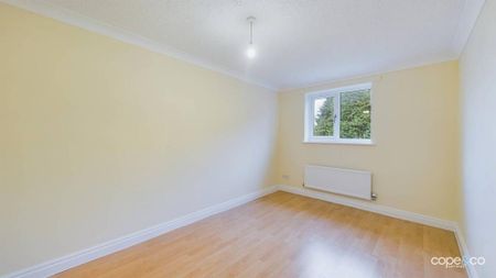 4 bedroom detached house to rent - Photo 4