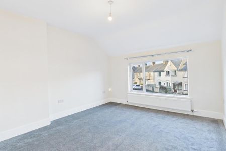 3 bedroom end of terrace house to rent - Photo 4