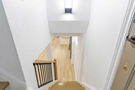 For Lease - 233 Maurice Drive Unit# Lower unit, Oakville, Ontario - Photo 2