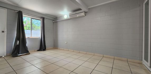 Newly Renovated Bedsitter – Perfect for Simple Living! - Photo 2