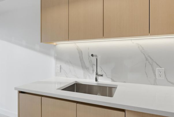 For Lease - 1 Concord Cityplac Way Unit# 935, Toronto, Ontario - Photo 1