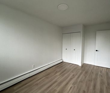 2 Bedroom - Photo 3