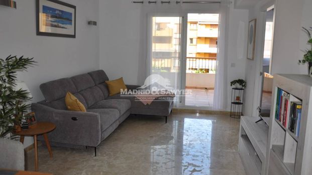 2 bedroom, 2 bathroom apartment in Punta Prima only 150m from the beach! - Photo 1