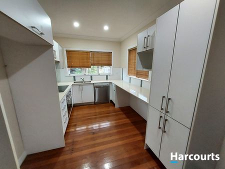 Charming 3-Bedroom Home in Childers - Photo 3