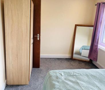 1 bedroom in a house share to rent - Photo 6